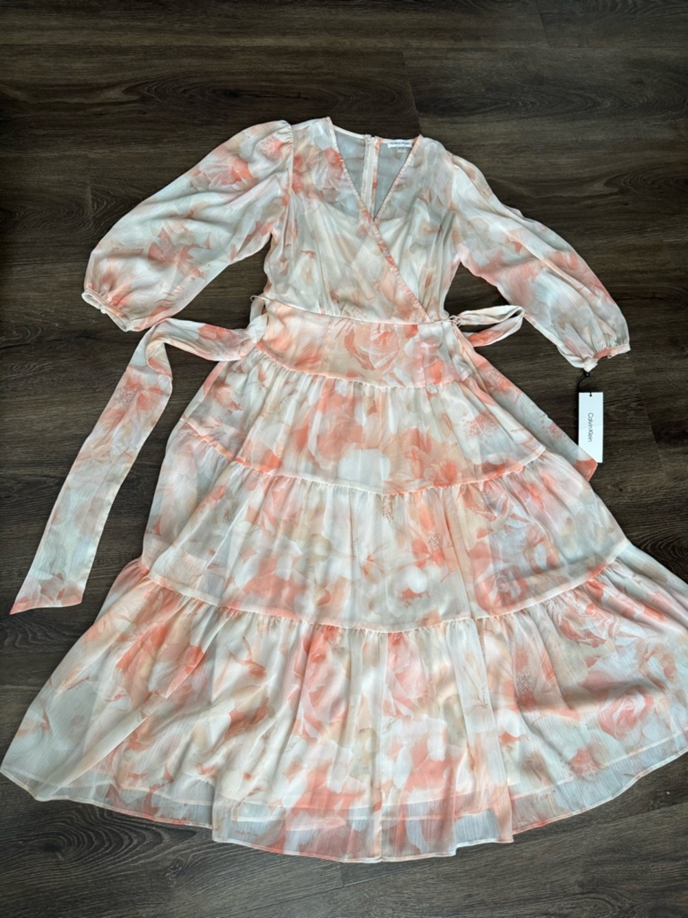 NWT. Calvin Klein Floral Midi Dress in Peach and White. Gorgeous! Size 4
